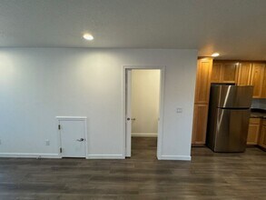 1102 W 11th St in Medford, OR - Building Photo - Building Photo