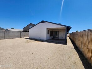 19814 N 48th Ln in Glendale, AZ - Foto de edificio - Building Photo