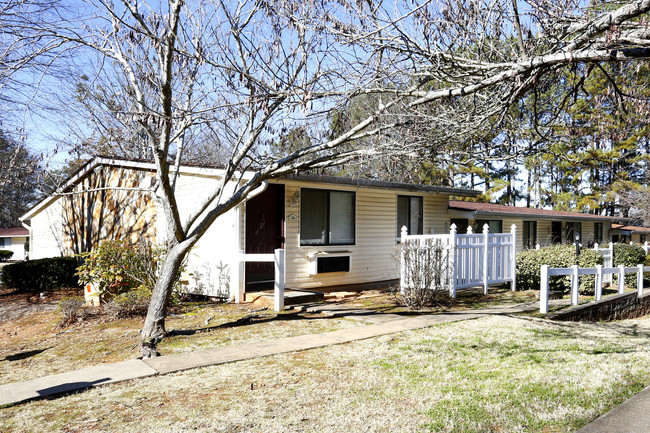 Longleaf Apartment Homes in Lawrenceville, GA - Building Photo - Building Photo