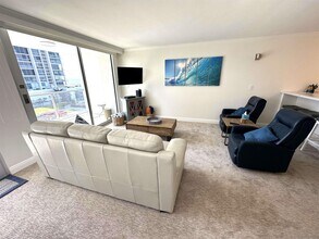 1730 Avenida Del Mundo-Unit -201 in Coronado, CA - Building Photo - Building Photo