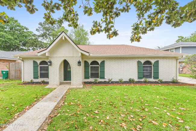106 Seattle St in Lafayette, LA - Building Photo - Building Photo