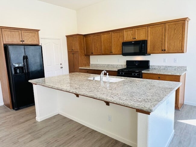 7605 E Giavanna Ave in Fresno, CA - Building Photo - Building Photo
