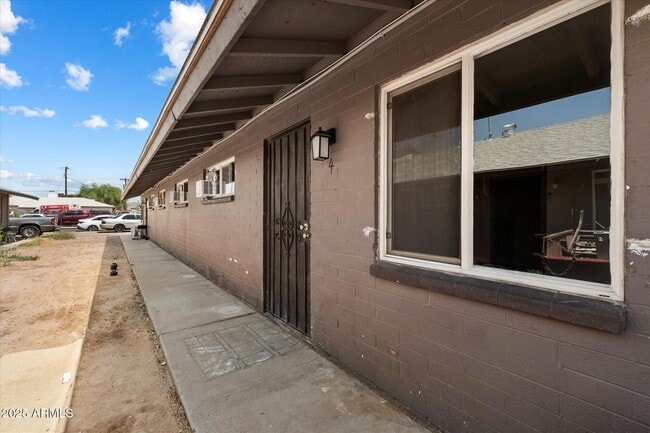 2343 E Pueblo Ave in Phoenix, AZ - Building Photo - Building Photo