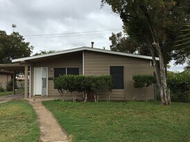 4251 Wild Oak Dr in San Antonio, TX - Building Photo
