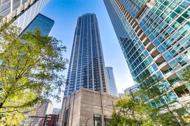 property at 512 N McClurg Ct