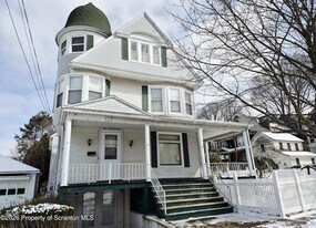 109 Salem Ave, Unit 2fl in Carbondale, PA - Building Photo