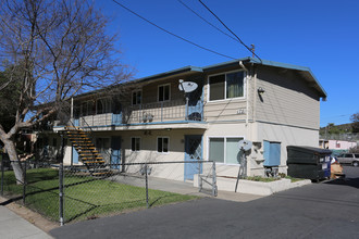 West Seaward Apartments in San Diego, CA - Building Photo - Building Photo