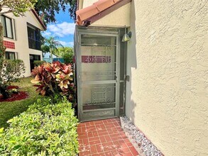 10771 Palm Lake Ave, Unit 201 in Boynton Beach, FL - Building Photo - Building Photo