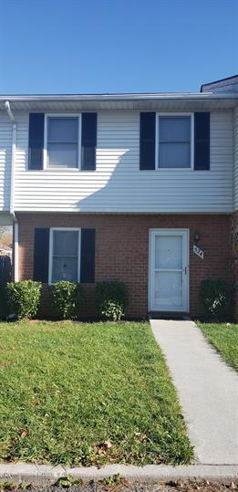 524 Lillard Dr in Front Royal, VA - Building Photo