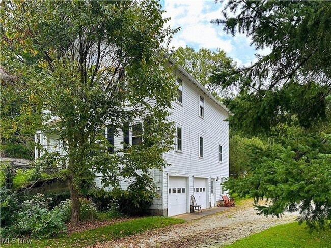 15555 Munn Rd in Newbury, OH - Building Photo - Building Photo