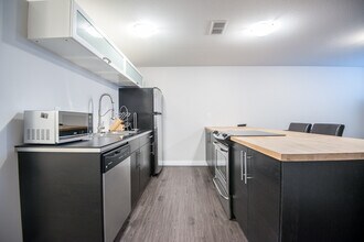 110 Cumberland Ave N in Saskatoon, SK - Building Photo - Building Photo