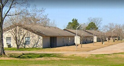 230 Fairgrounds Rd in Natchitoches, LA - Building Photo - Building Photo