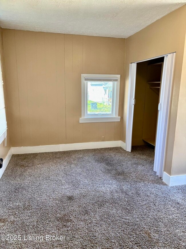 429 Heywood Ave in Louisville, KY - Building Photo - Building Photo