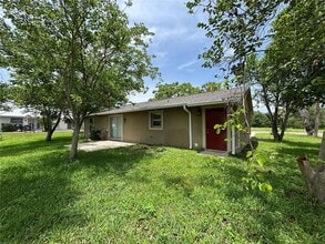 95 Cricket Hollow Ln in Eustis, FL - Building Photo - Building Photo