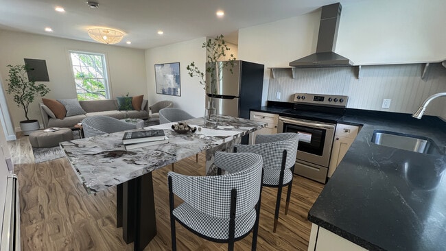 31 Padelford St, Unit 2