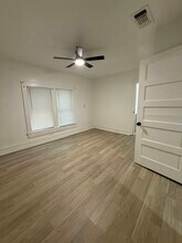 210 Byron St in Fort Worth, TX - Building Photo - Building Photo