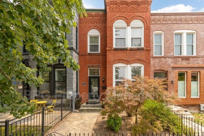 property at 1027 7th St NE