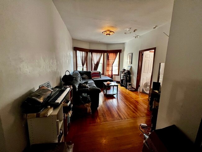 63 Sycamore St in Somerville, MA - Building Photo - Building Photo