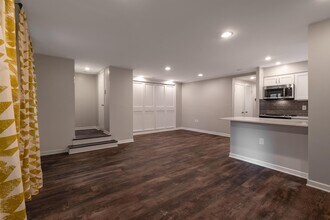 9 W Lee St in Baltimore, MD - Building Photo - Building Photo