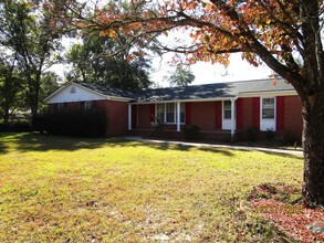 502 Manchester Dr in Manning, SC - Building Photo - Building Photo