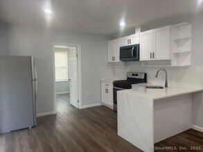 8 Horace St in Bridgeport, CT - Building Photo - Building Photo
