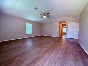 2107 Oakwood Ave in Bentonville, AR - Building Photo - Building Photo