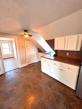 7-9 Spring Street, Unit Unit #3 in West Warwick, RI - Foto de edificio - Building Photo