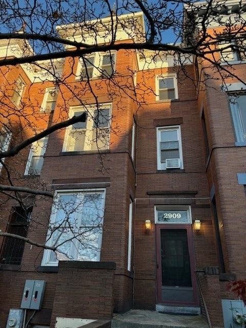 2909 13th St NW, Unit Upper