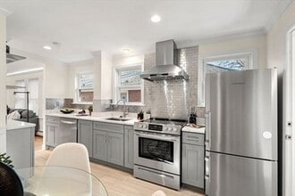20 Colborne Rd, Unit 2 in Boston, MA - Foto de edificio - Building Photo