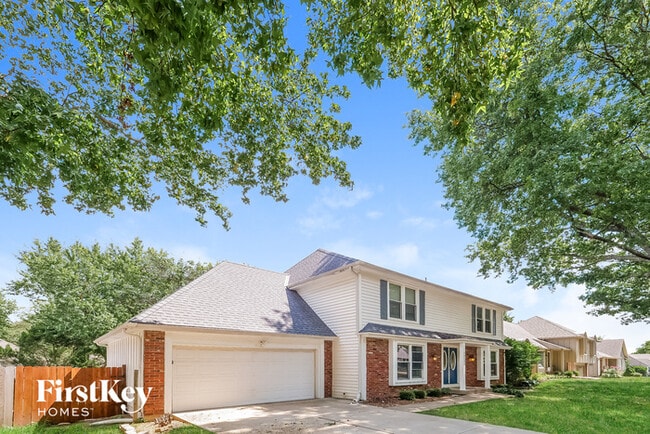 10233 Caenen Dr in Lenexa, KS - Building Photo - Building Photo