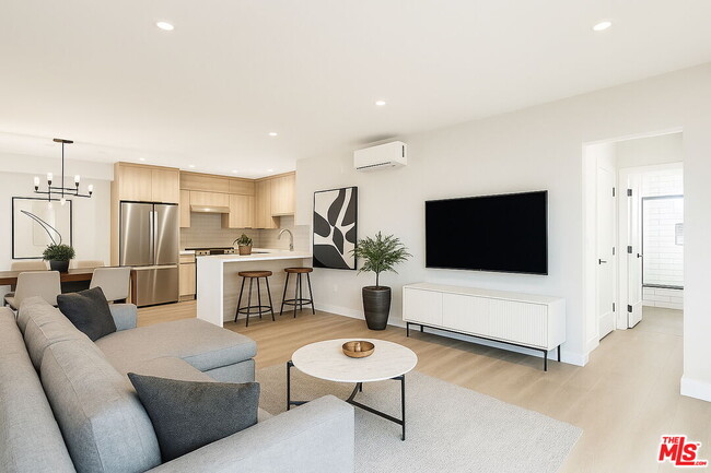 property at 1307 Tamarind Ave
