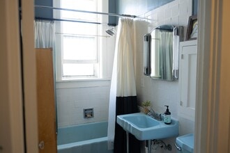 1216 Powderhorn Terrace in Minneapolis, MN - Building Photo - Building Photo