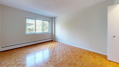 5160 Gatineau in Montréal, QC - Building Photo - Building Photo