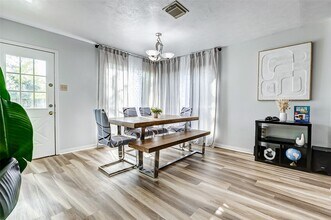 92 N Deerfoot Cir in Spring, TX - Building Photo - Building Photo
