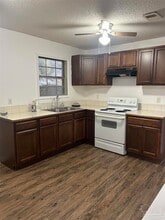 1105 W Strong St in Pensacola, FL - Foto de edificio - Building Photo