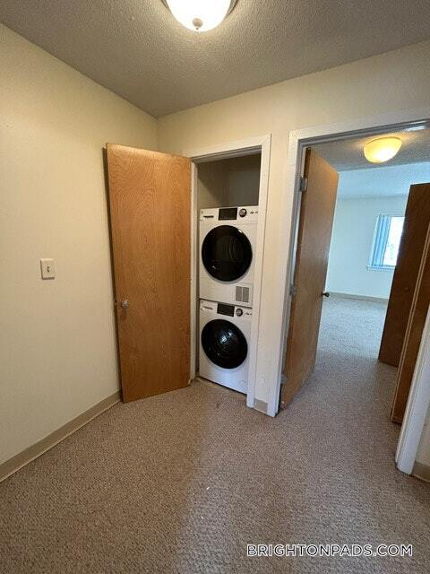 154 N Beacon St, Unit B1 in Boston, MA - Foto de edificio - Building Photo