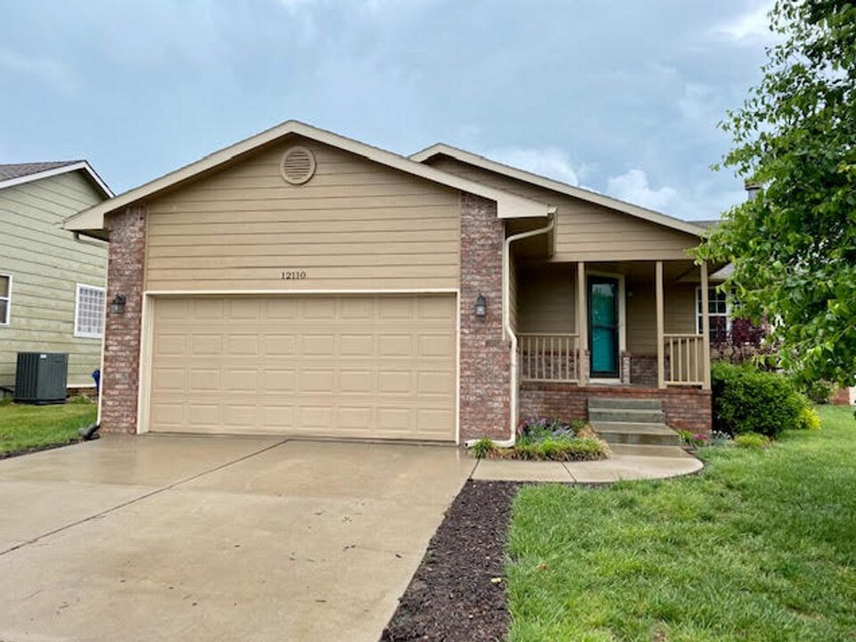 12110 E Laguna St in Wichita, KS - Building Photo