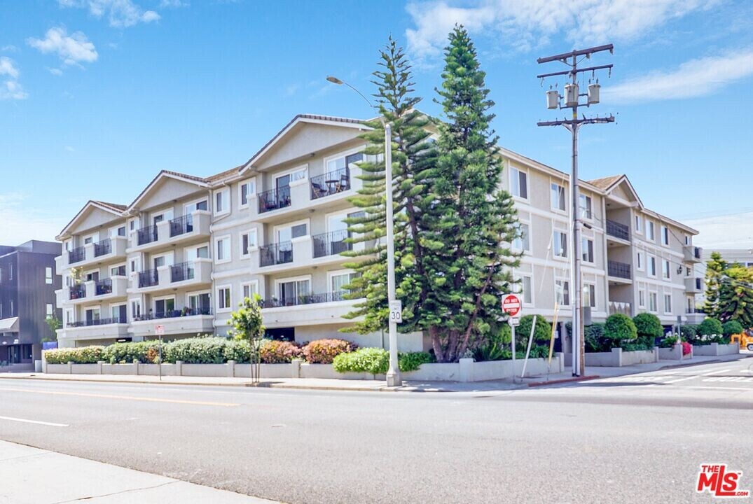2308 Schader Dr in Santa Monica, CA - Building Photo