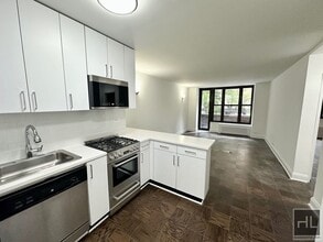 EAST 35 STREET in New York, NY - Foto de edificio - Building Photo