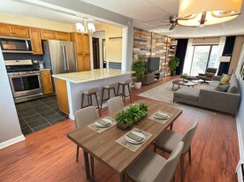 999 Euclid Ave in Elmhurst, IL - Building Photo