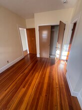 197 Sheridan Ave, Unit Third Floor in Medford, MA - Foto de edificio - Building Photo