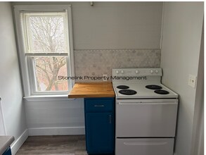 37 Godfrey St in Taunton, MA - Building Photo - Building Photo