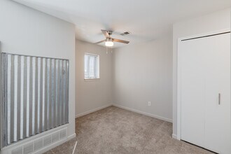 Center Street Place in Royal Oak, MI - Foto de edificio - Interior Photo