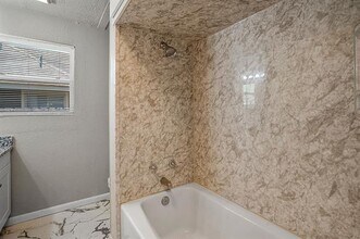 303 Dunn St in Waxahachie, TX - Building Photo - Building Photo