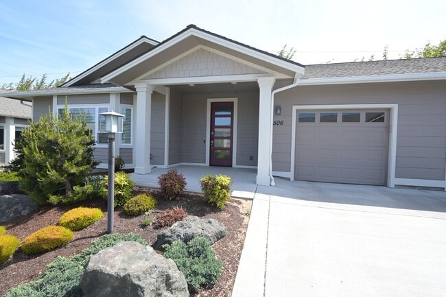property at 506 W Evergreen Farm Way
