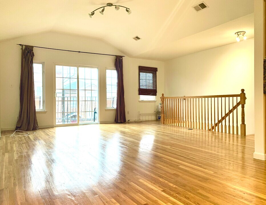 121 Lincoln St in Jersey City, NJ - Building Photo