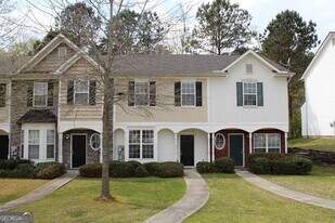 6099 Camden Forrest Ct in Riverdale, GA - Building Photo