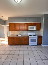 68 W 53rd St, Unit 2 in Bayonne, NJ - Building Photo - Building Photo