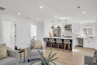 28-30 Farnsworth Ave in Waltham, MA - Building Photo - Building Photo
