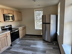 160 W Main St, Unit 2 bedroom Apartamentos